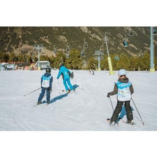 5 días Forfait + 15 hrs Clases Colectivas + 5 Menús + 5 días Alquiler Material - Paquete Predefinido en ANDORRA LA VELLA