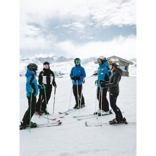 Inici diumenge: 6 dies Forfet + 15 hrs Classes Col·lectives + 6 Menús + 6 dies Lloguer Material - Paquet Predefinido en ANDORRA LA VELLA