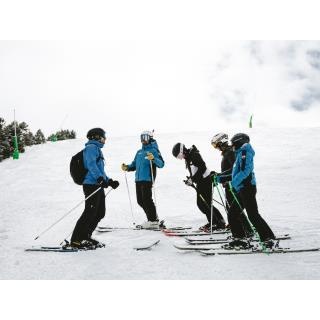 6 dies Forfet + 15 hrs Classes Col·lectives + 6 dies Lloguer Material - Paquet Predefinido en ANDORRA LA VELLA