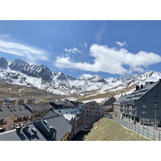 Apartamentos Araco 3000 - Accommodation in PAS DE LA CASA