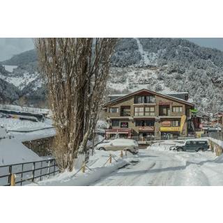 Apartamentos Sant Moritz - Accommodation in ARINSAL