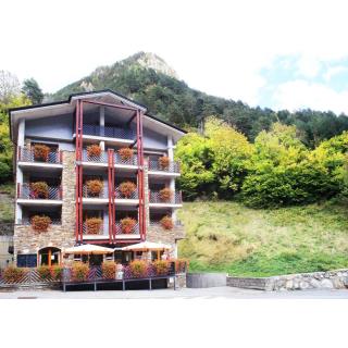 Apartamentos Vista Arinsal - Accommodation in ARINSAL