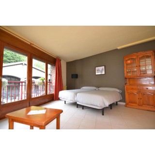 Apartamentos Pobladó - Accommodation in ARINSAL