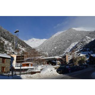 Apartamentos Pobladó - Accommodation in ARINSAL