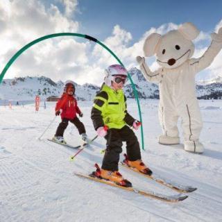 Jardí de neu 3 dies - Esquí - Mig dia - De 3 a 6 anys - Classes en ANDORRA LA VELLA
